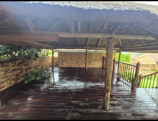 3 BEDROOM TOWNHOUSE FOR SALE IN RADIOKOP